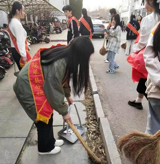 4b93b67e3fee83d6eb0988a68f3b998